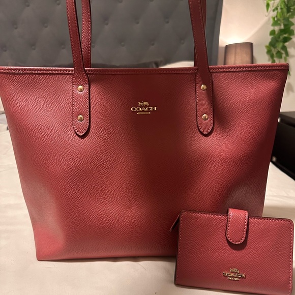 Coach Zip Tote - Picture 2 of 9